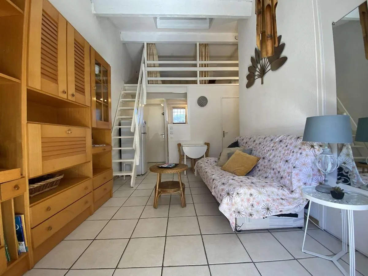 Apartment Appartement 2P Avec Mezzanine, Balcon, Parking Prive - A 200M De La Plage De La Nartelle - Fr-1-226-523 Sainte-Maxime